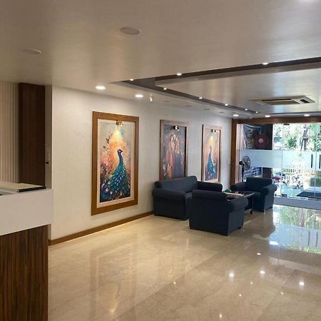 Hotel Eleven Heights Бопал Екстериор снимка