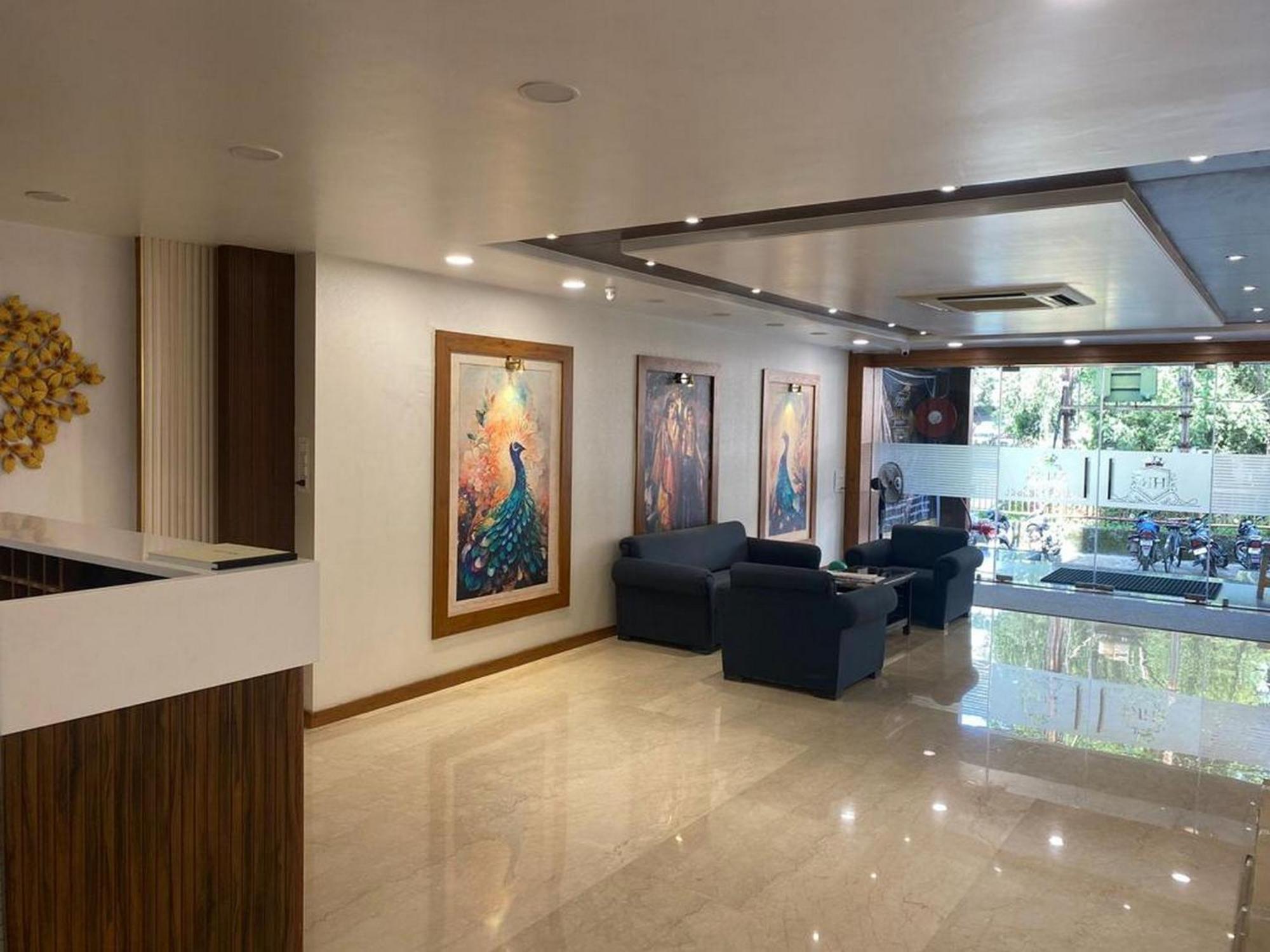 Hotel Eleven Heights Бопал Екстериор снимка