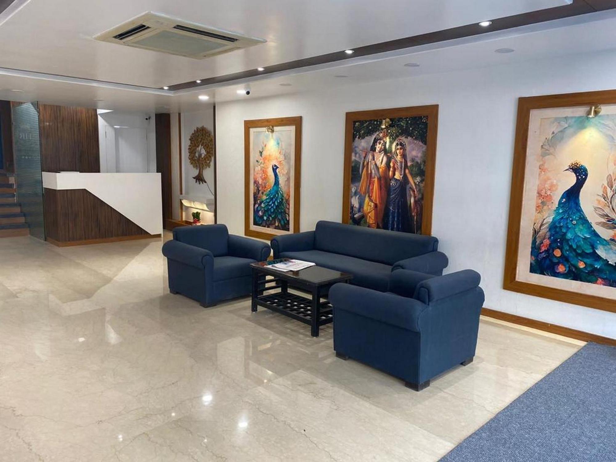 Hotel Eleven Heights Бопал Екстериор снимка