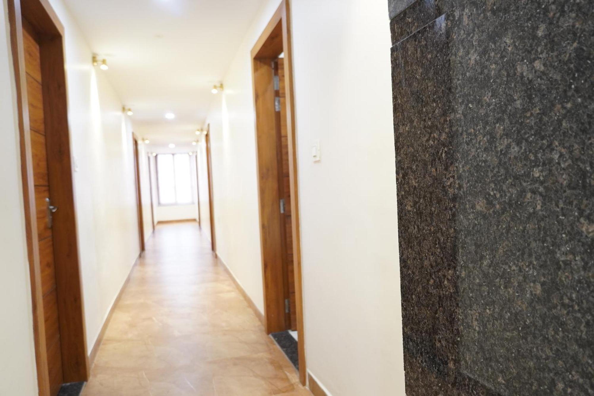 Hotel Eleven Heights Бопал Екстериор снимка