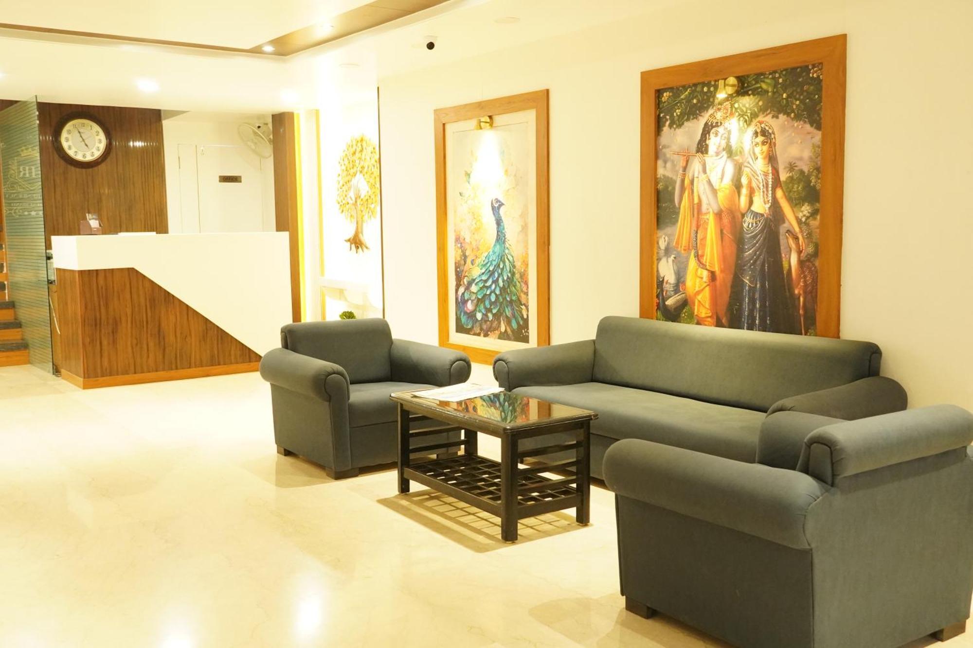 Hotel Eleven Heights Бопал Екстериор снимка