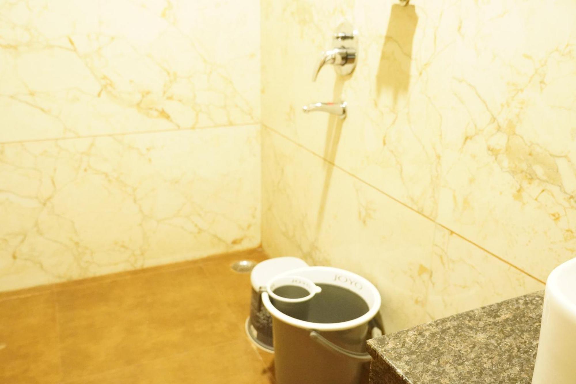 Hotel Eleven Heights Бопал Екстериор снимка